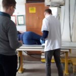 Technik elektroradiolog w Łodzi w szkolnej pracowni rentgenografii