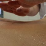 Masaż miodem z zakresu SPA i Wellness na kierunku technik masażysta