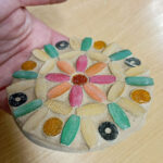 Mozaika ceramiczna i koralikowa