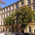 SPMiS w Łodzi - budynek szkoły i hol